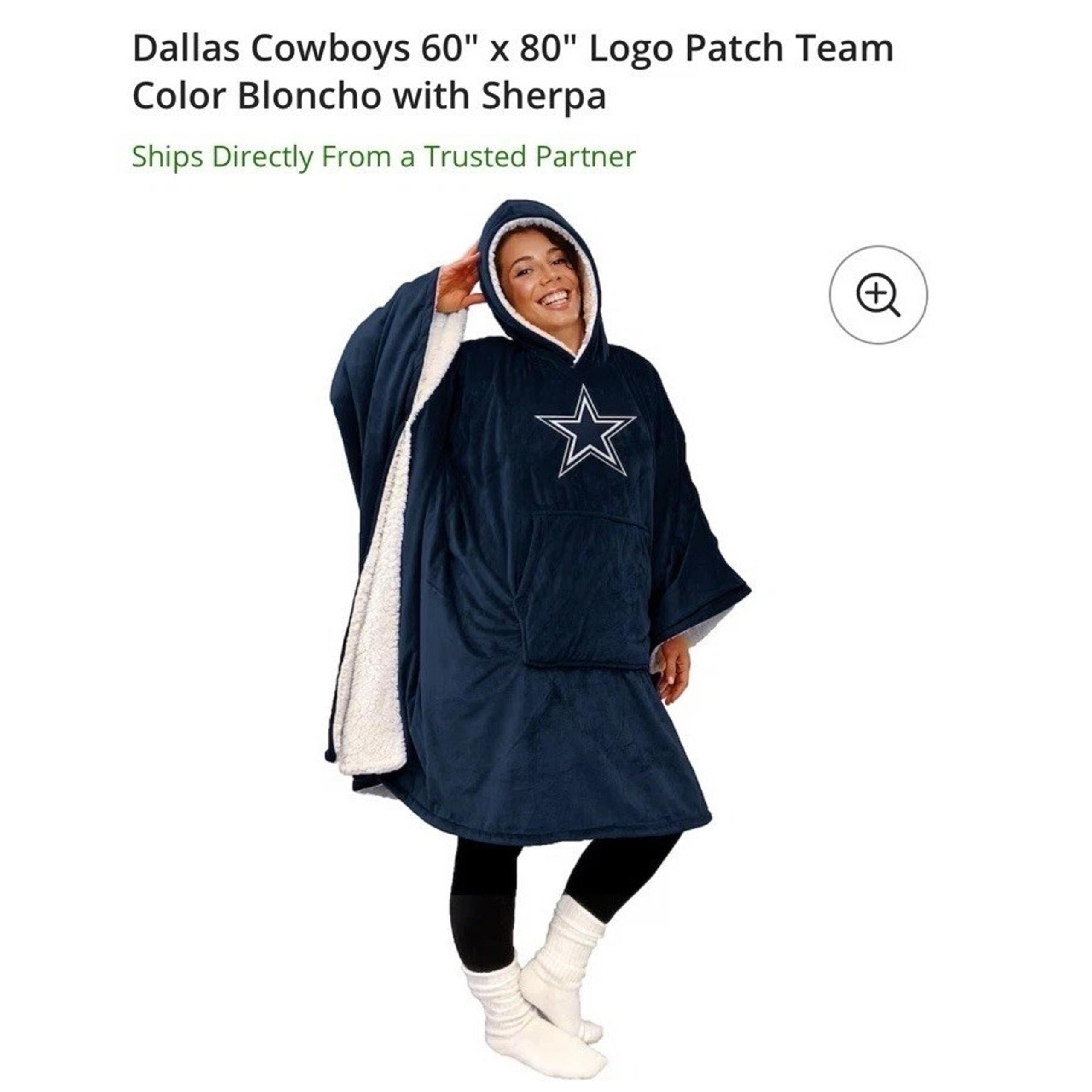 Dallas Cowboys 60" x 80" Logo Patch Team Color Bloncho with Sherpa