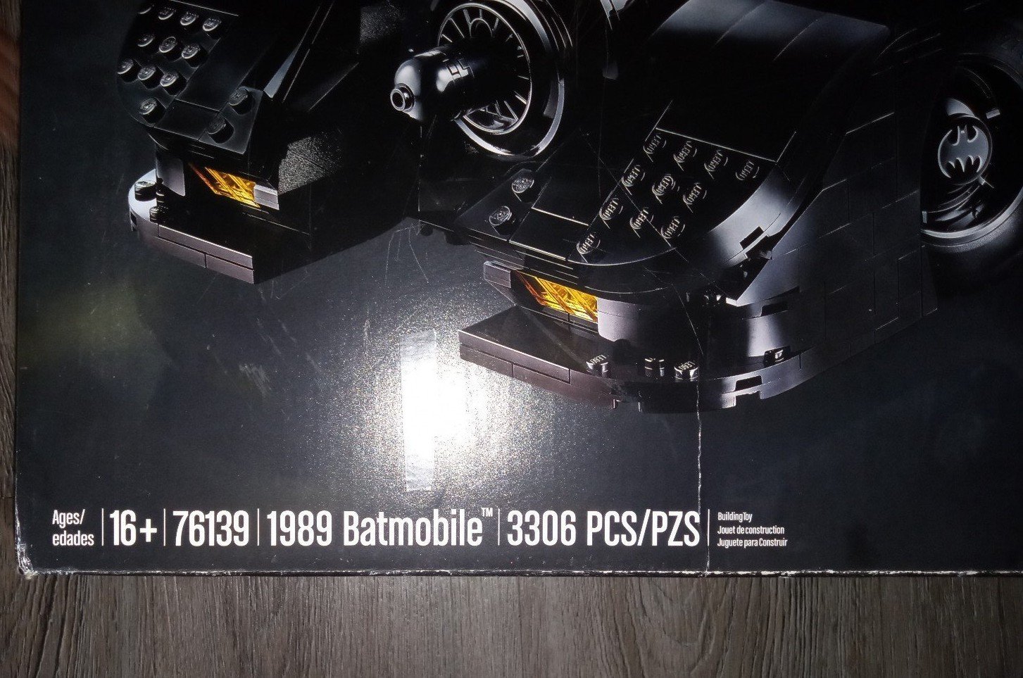 LEGO DC Super Heroes 1989 Batmobile