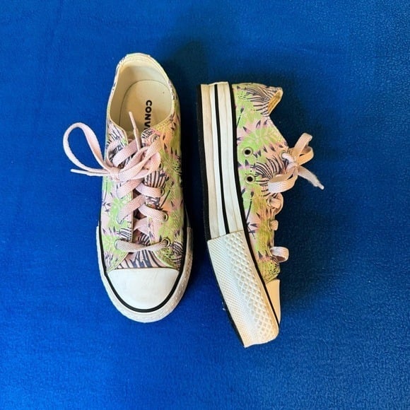 Converse Ctas Eva Lift Ox Platform Low Canvas Sneakers. Youth 3.