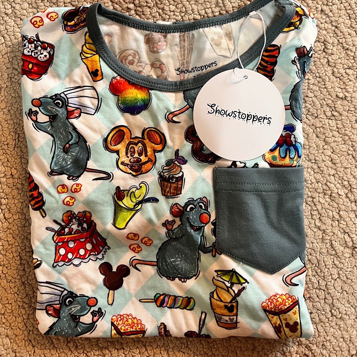 SHOWSTOPPERS. LITTLE CHEF AKA RATATOUILLE. SHORT SLEEVE POCKET-T. Size- 7/8
