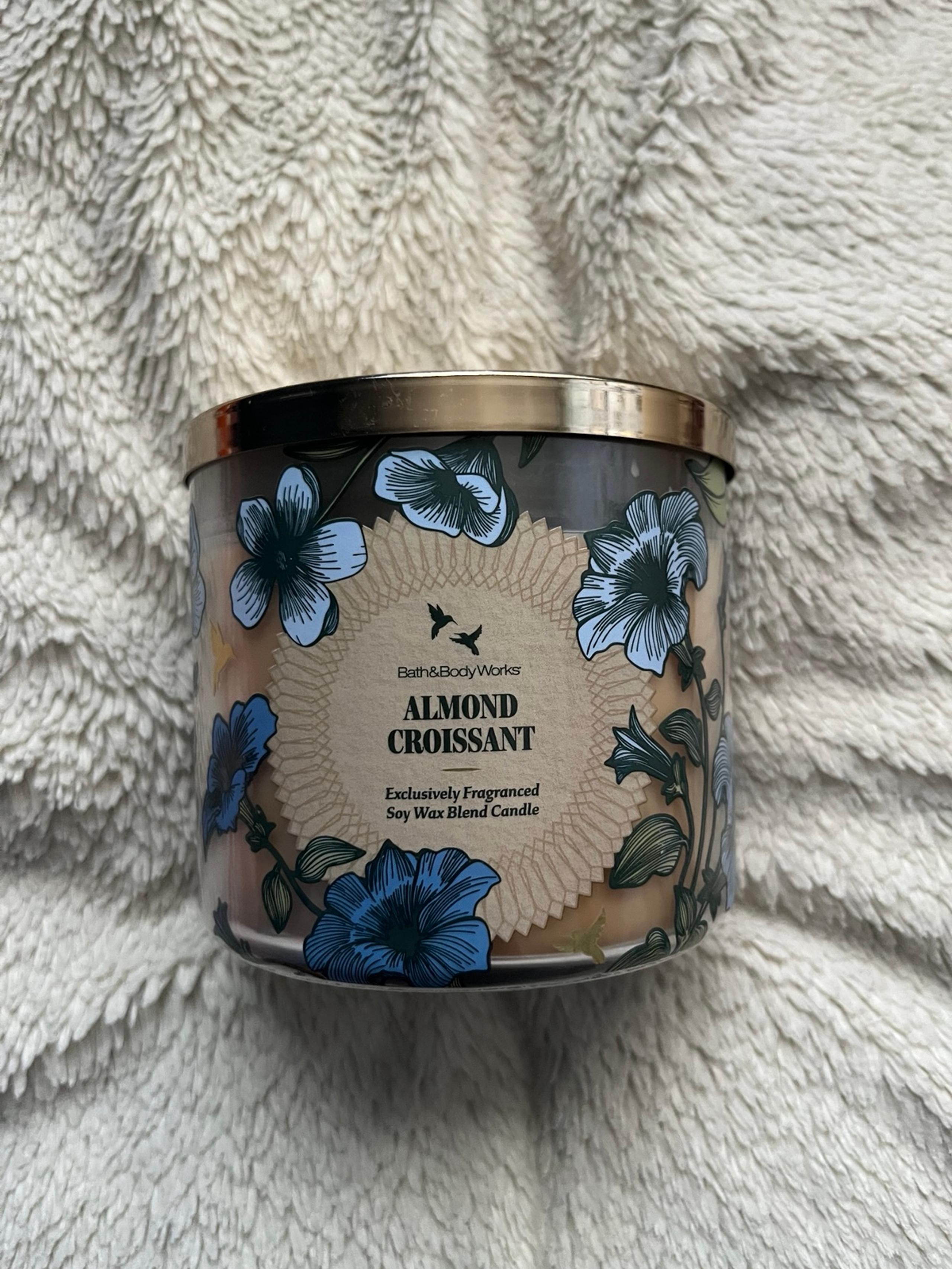 Bath and Body Works Almond Croissant Candle