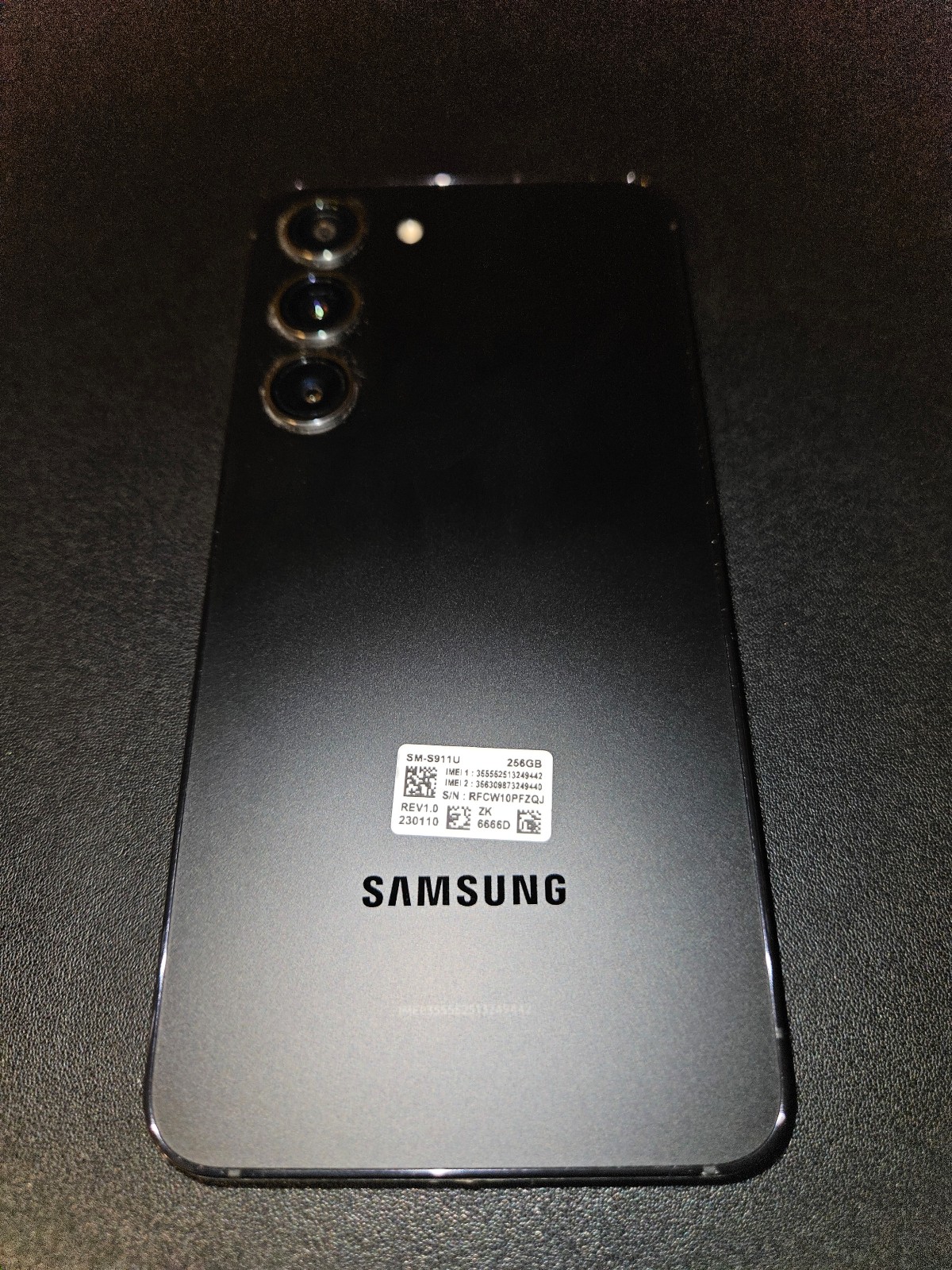 Samsung Galaxy S23 in Phantom Black