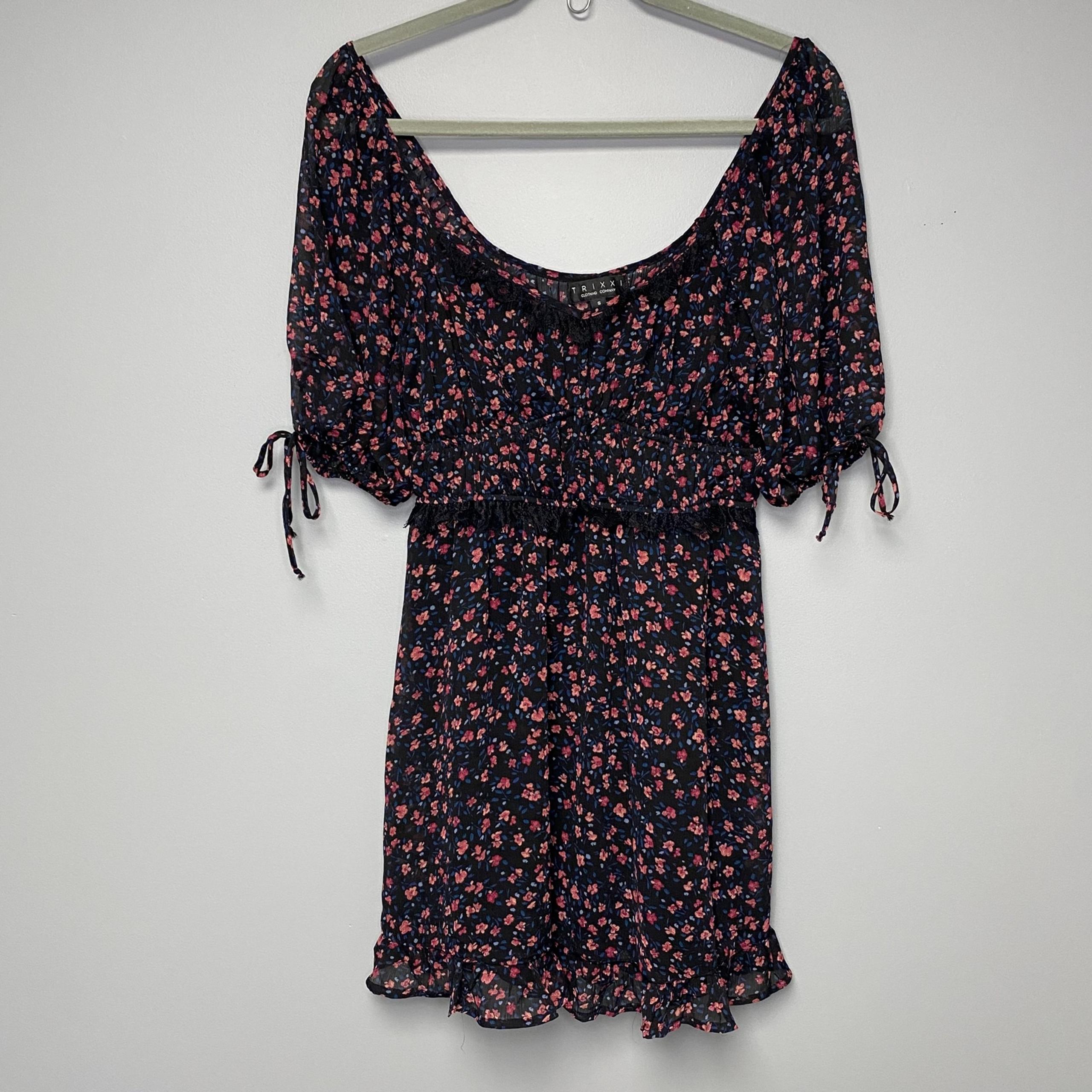 Trixxi Black Floral Smocked Peasant Mini Dress w/ Puff Sleeves Women’s Size S