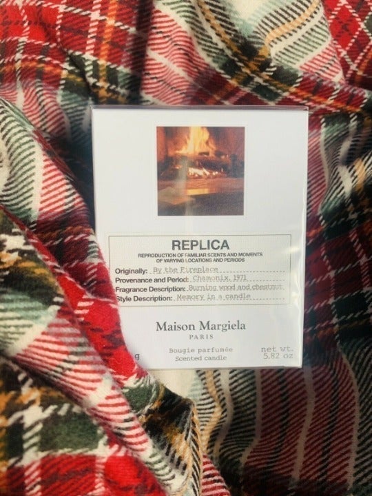 New in Box Maison Margiela 'REPLICA' By The Fireplace Scented Candle 5oz/ 165g - detail