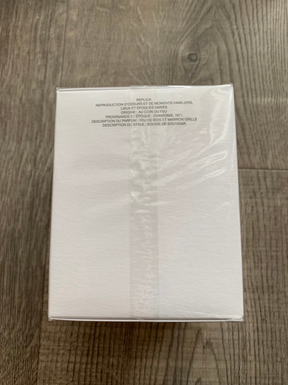 New in Box Maison Margiela 'REPLICA' By The Fireplace Scented Candle 5oz/ 165g - detail