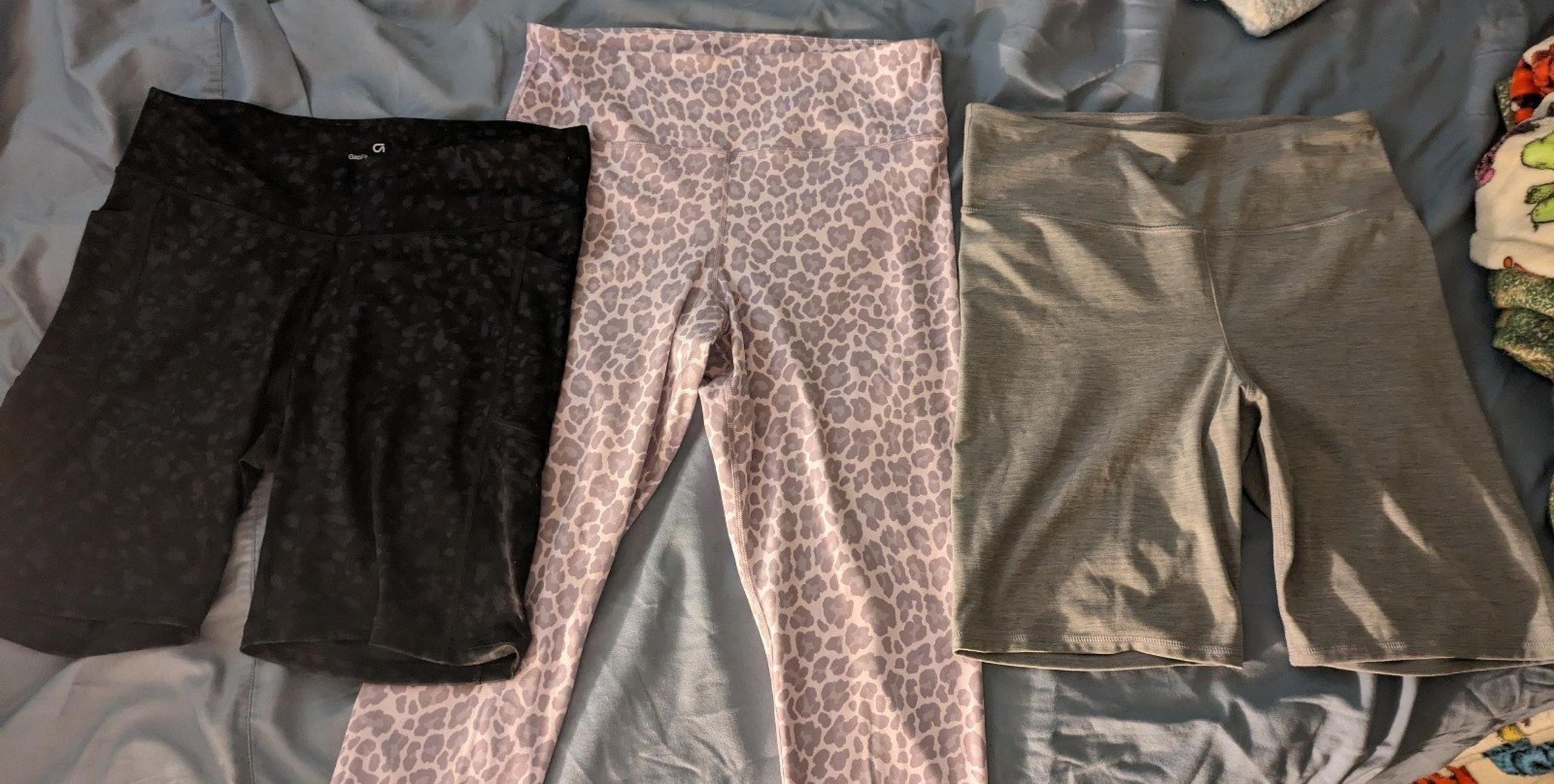 Women's Gapfit studio leggings/shorts size L