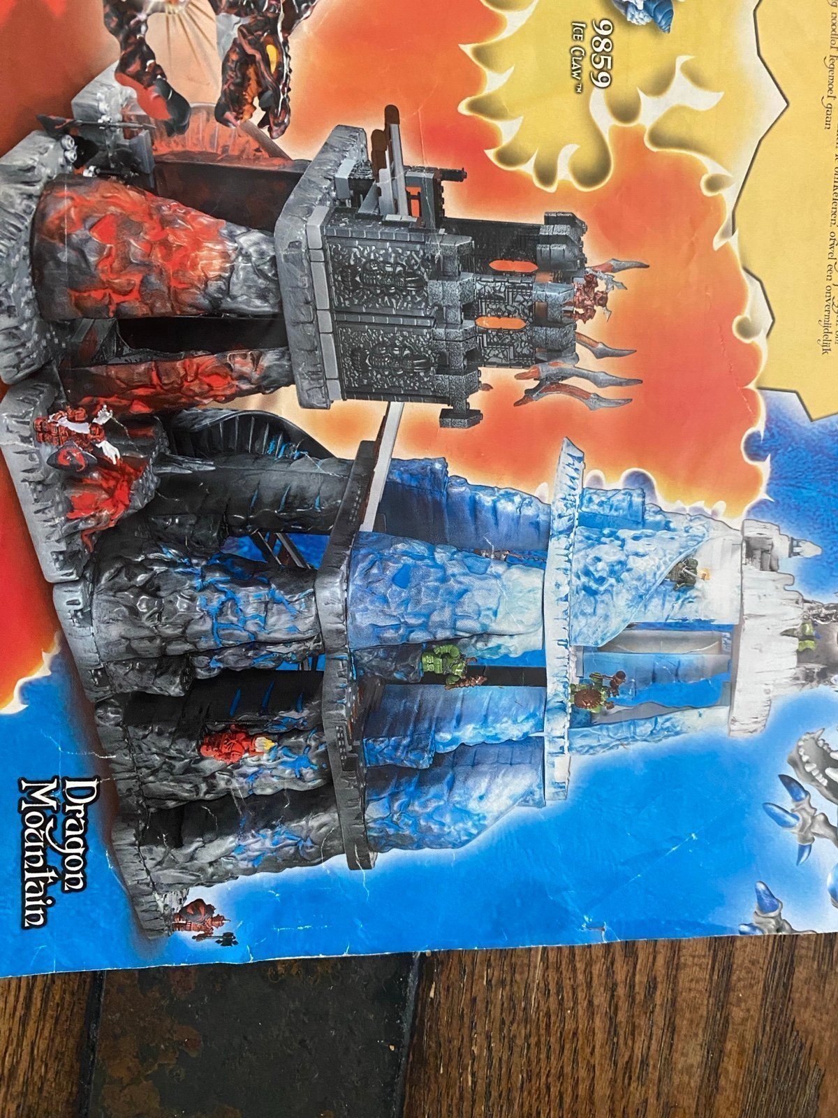 Mega Bloks: Dragon Mountain 9858 Fire and Ice Dragons - detail