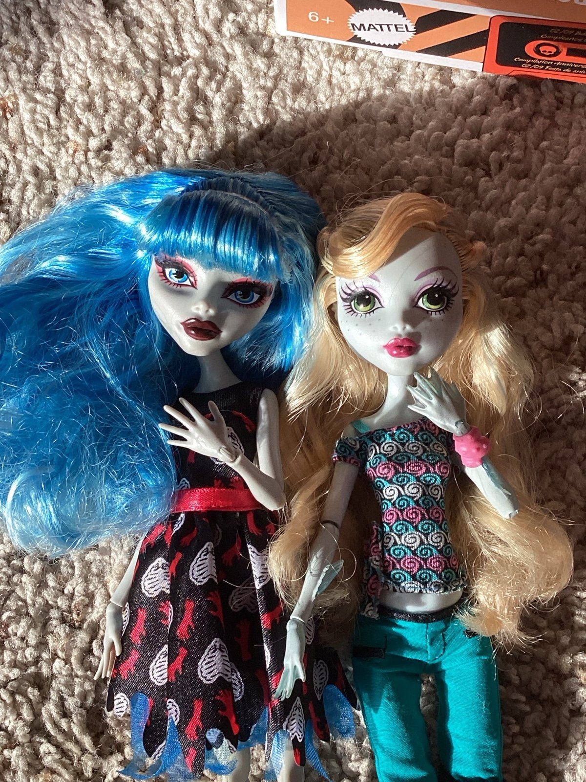 Monster high doll lot