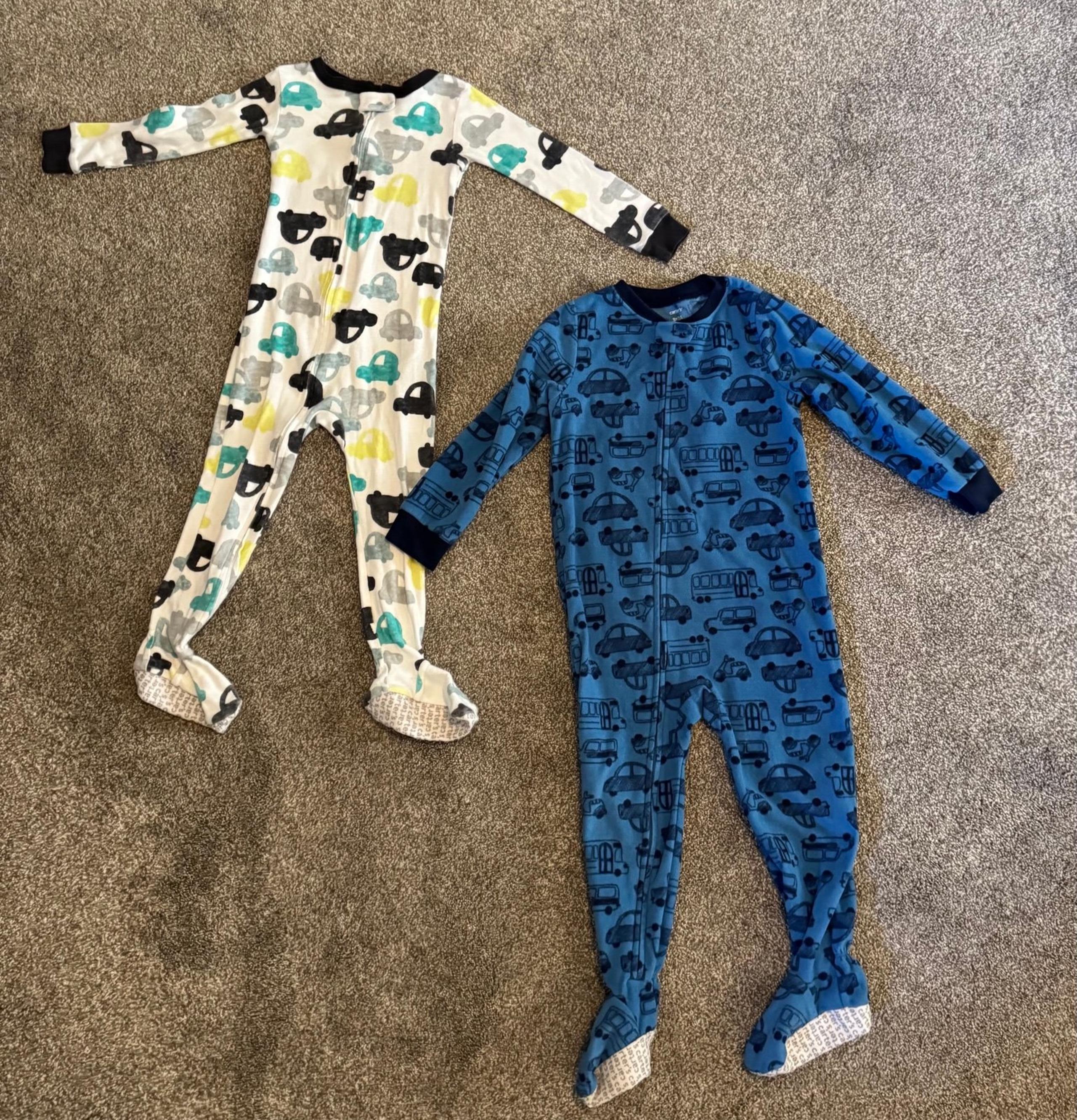 Set of 2 Carter’s footed pajamas cars 3T White Blue Toddler Boys PJs Jammies
