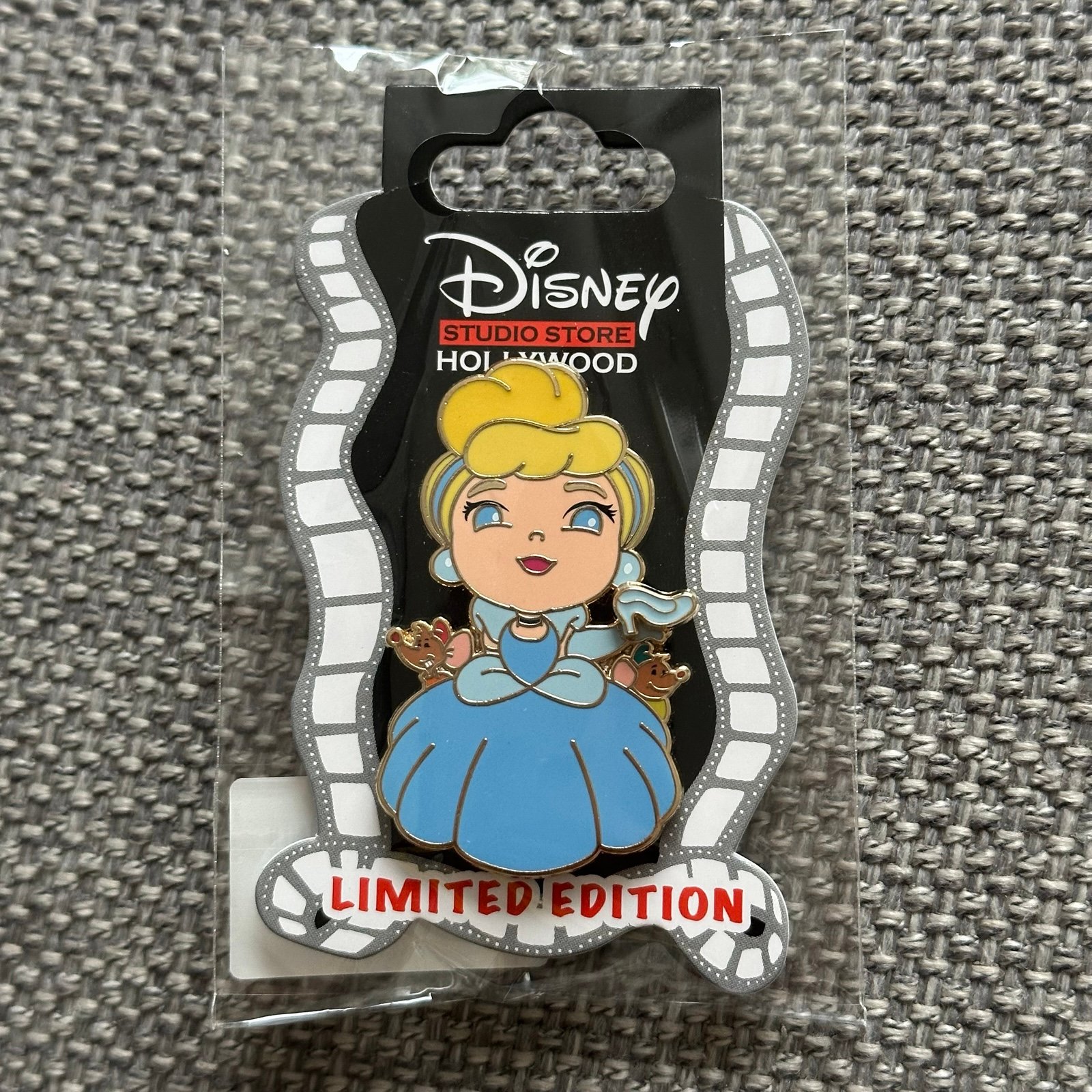 DSSH Cinderella Pin
