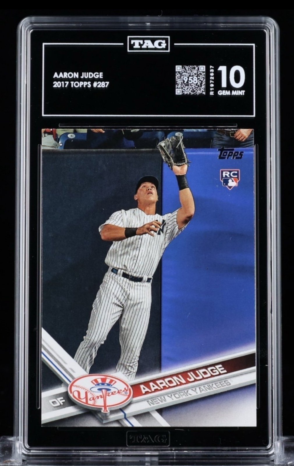 Aaron Judge 2017 Topps #287 Catching Rookie TAG 10 Gem Mint New York Yankees RC
