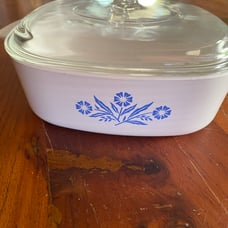 Vintage corning, wear blue cornflower pattern, casserole dish with lid 2qt