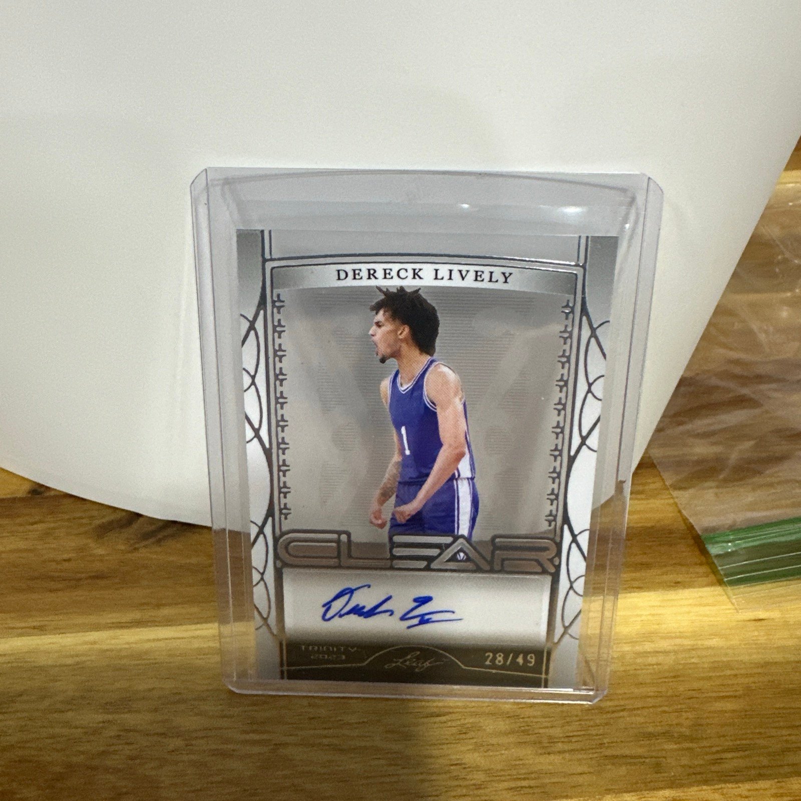 2022-23 Leaf Trinity - Clear Auto Holo Platinum #CA-DL1 Dereck Lively #28/49