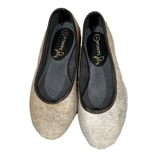 NWOB Sanga South Africa Cowhide Flats Size: 4 UK / 6-6.5 US