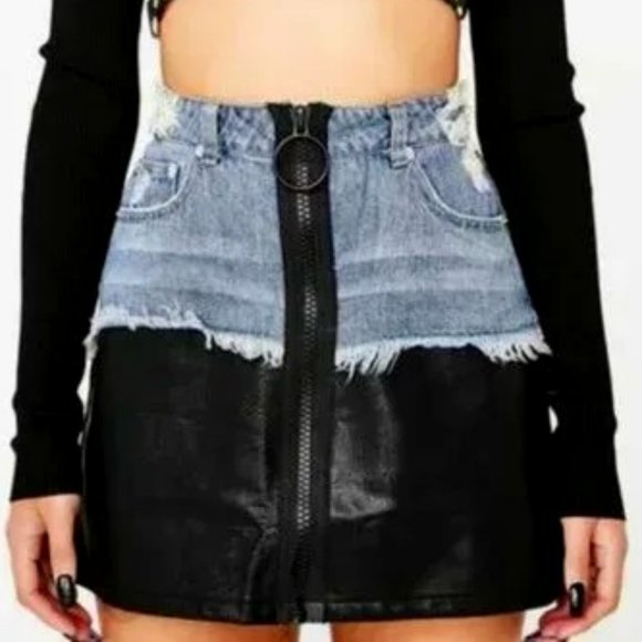 EDGY CHICDolls Kill Signature 8 Two Tone Skirt