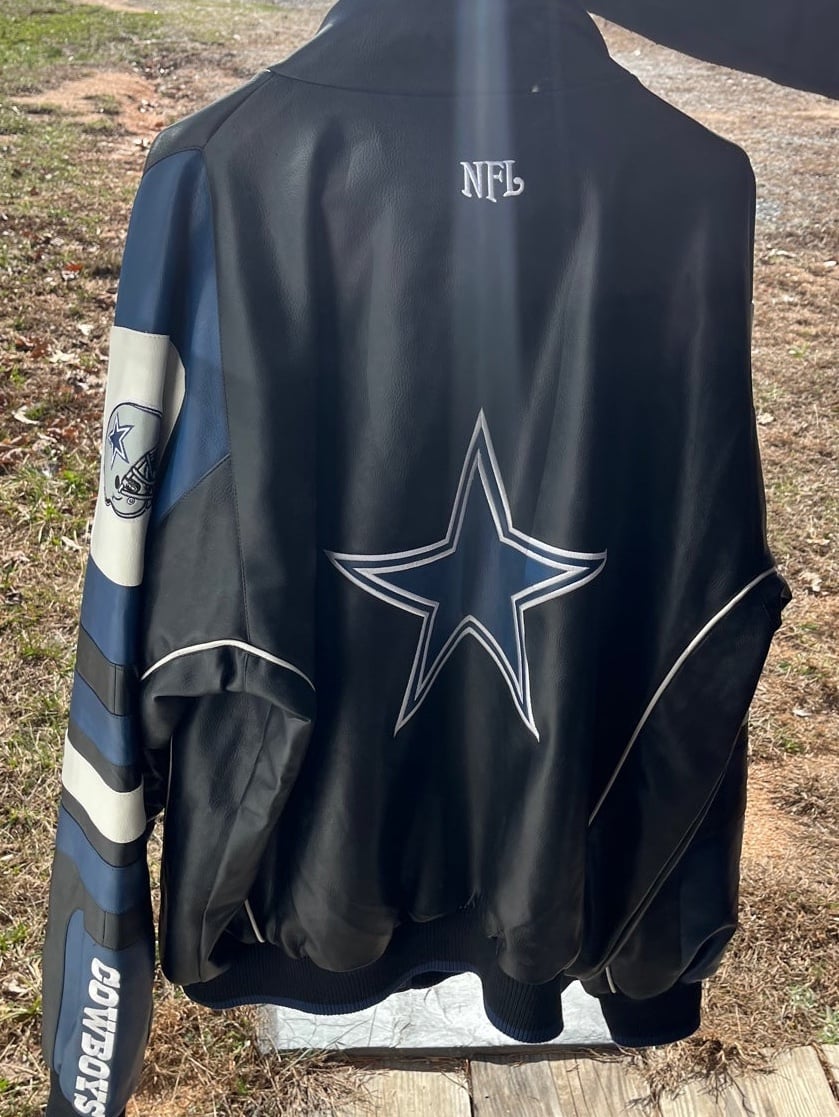 dallas cowboys jacket. Good condition I would definitely say!