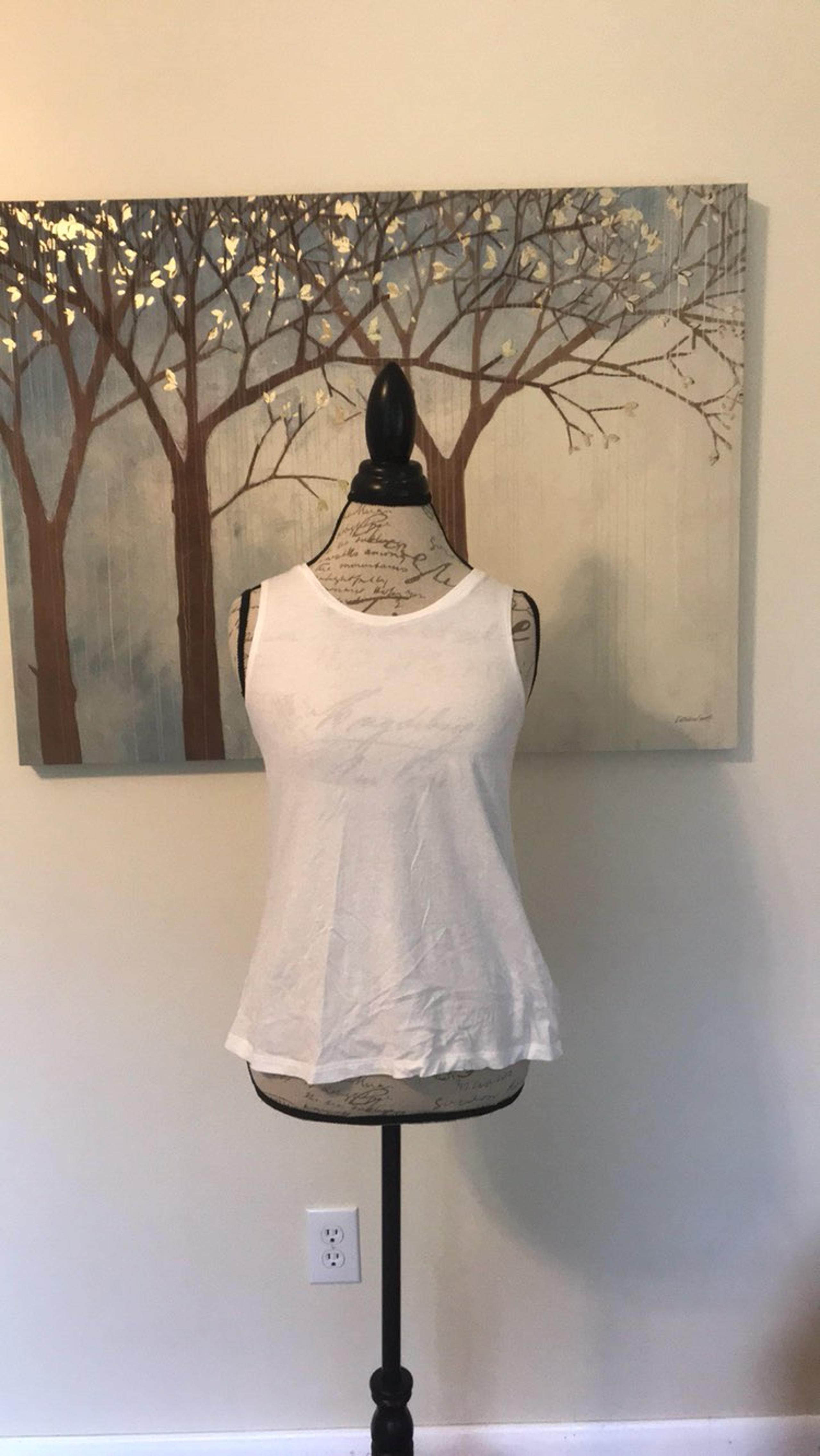 {Gap} White Tanktop