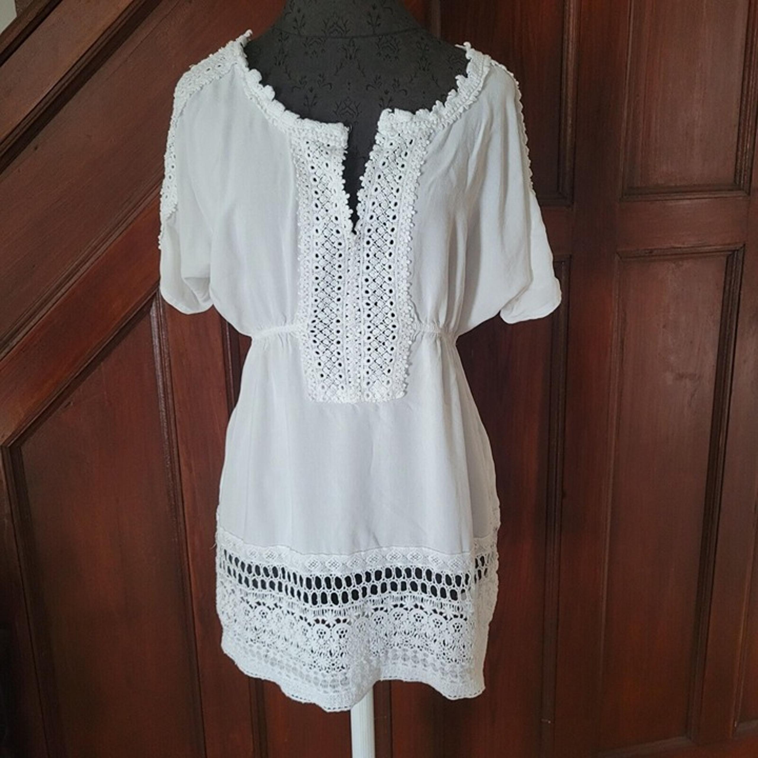 Solitaire Swim Women Large Shirt Dress White V-Neck Crochet Elastic Waist