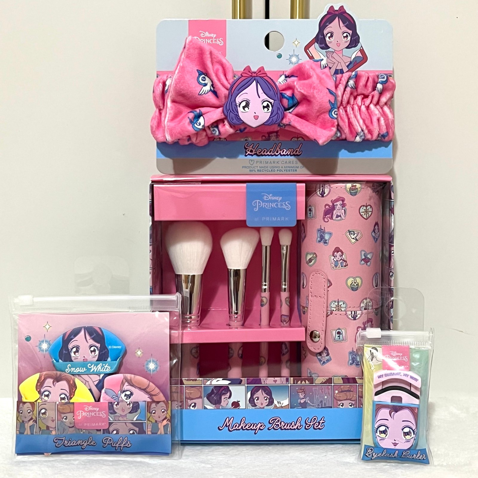 Disney Princess Makeup Brush Set, Eyelash Curler, Triangle Puffs, & Headband