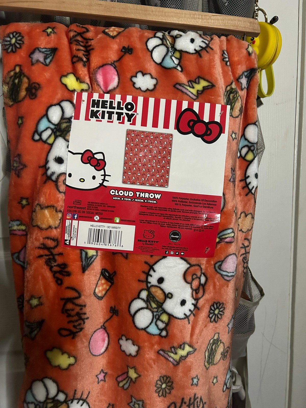 Hello Kitty blanket