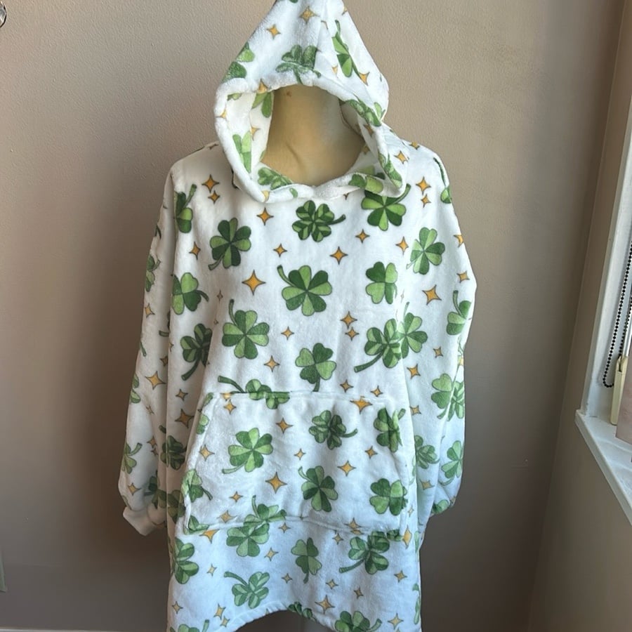Marlo Lorenz Throwzy Poncho At Patrick’s Boots Clover One Size