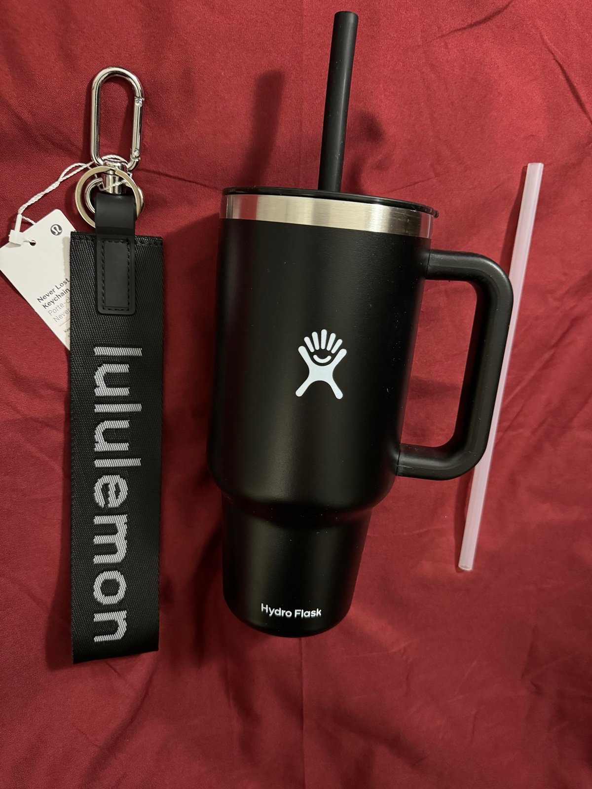 Hydro flask sales with Lululemon never lost keychain