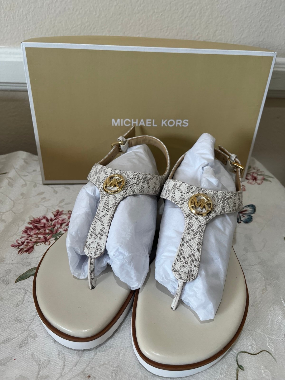Michael Kors Sandals Judy Thong Saffiano Citrus Size 7.5M | eBay
