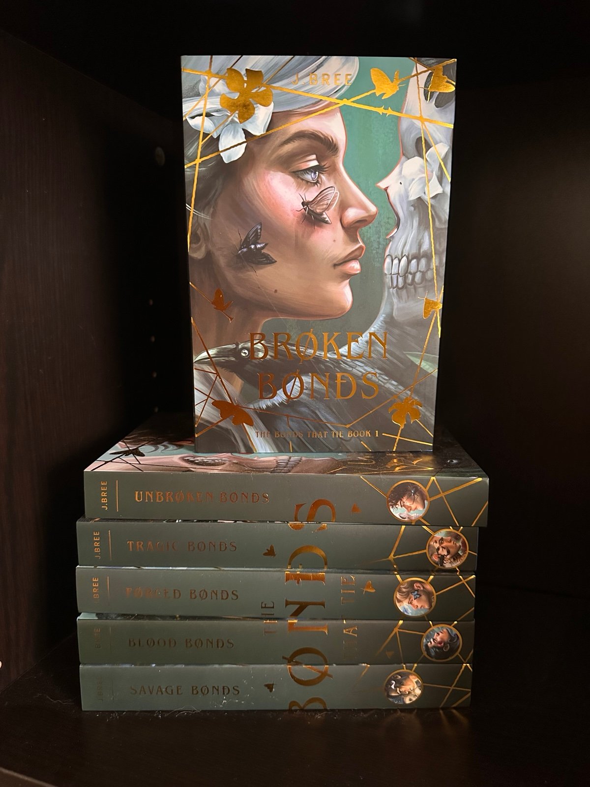 The Bonds That Tie Bookish Box