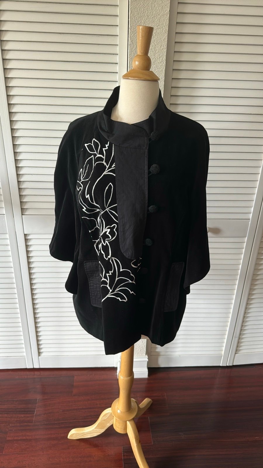 Norm Thompson Jacket size Large