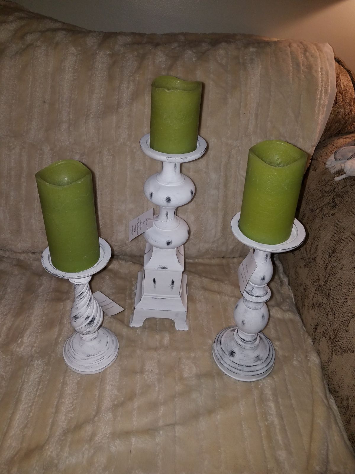 Set of candle holders and battery candles