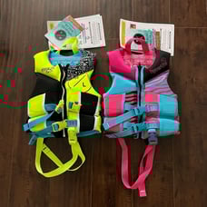 2 Hyperlite Child Life Vest