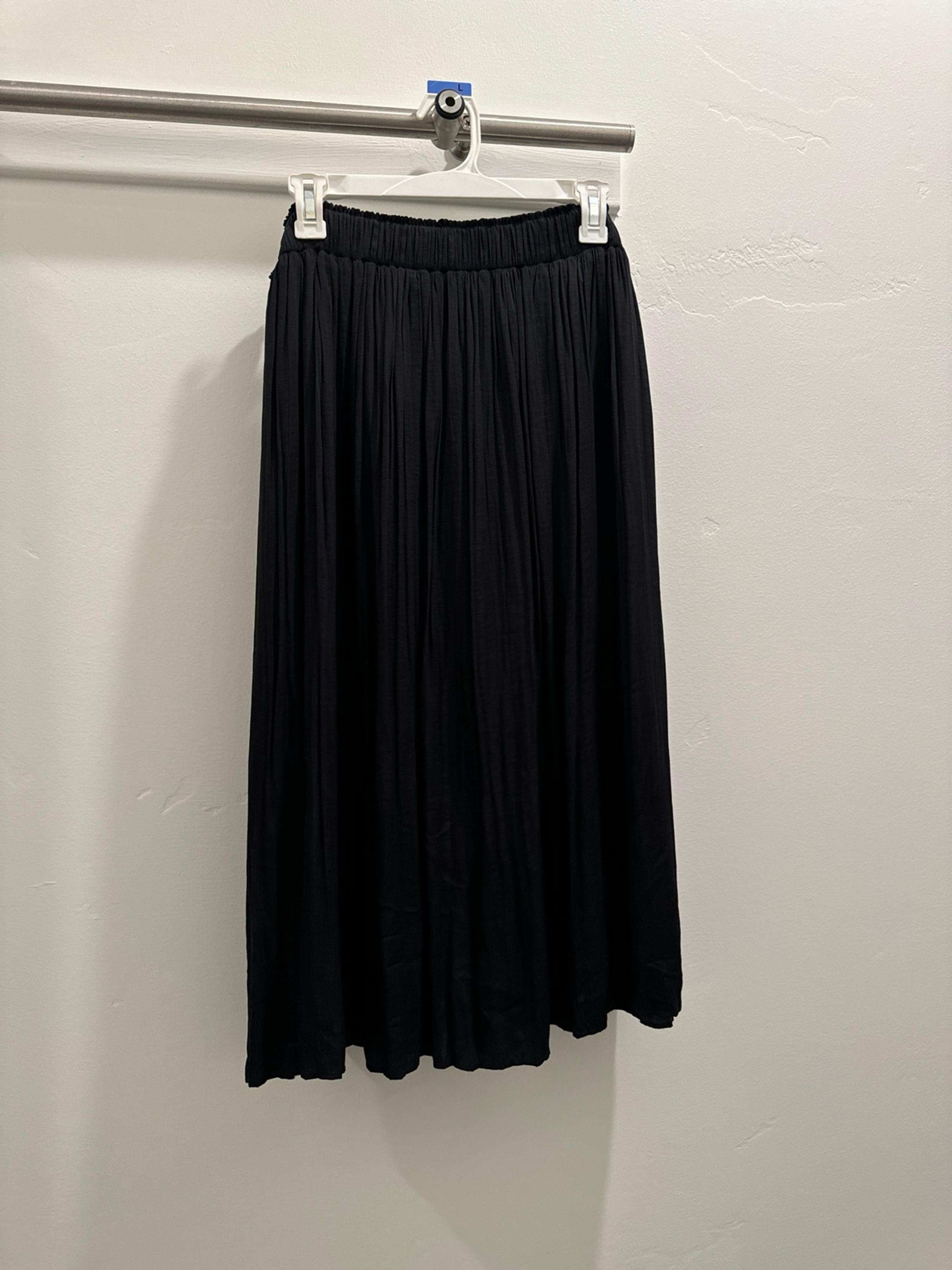 Gap pleated skirt