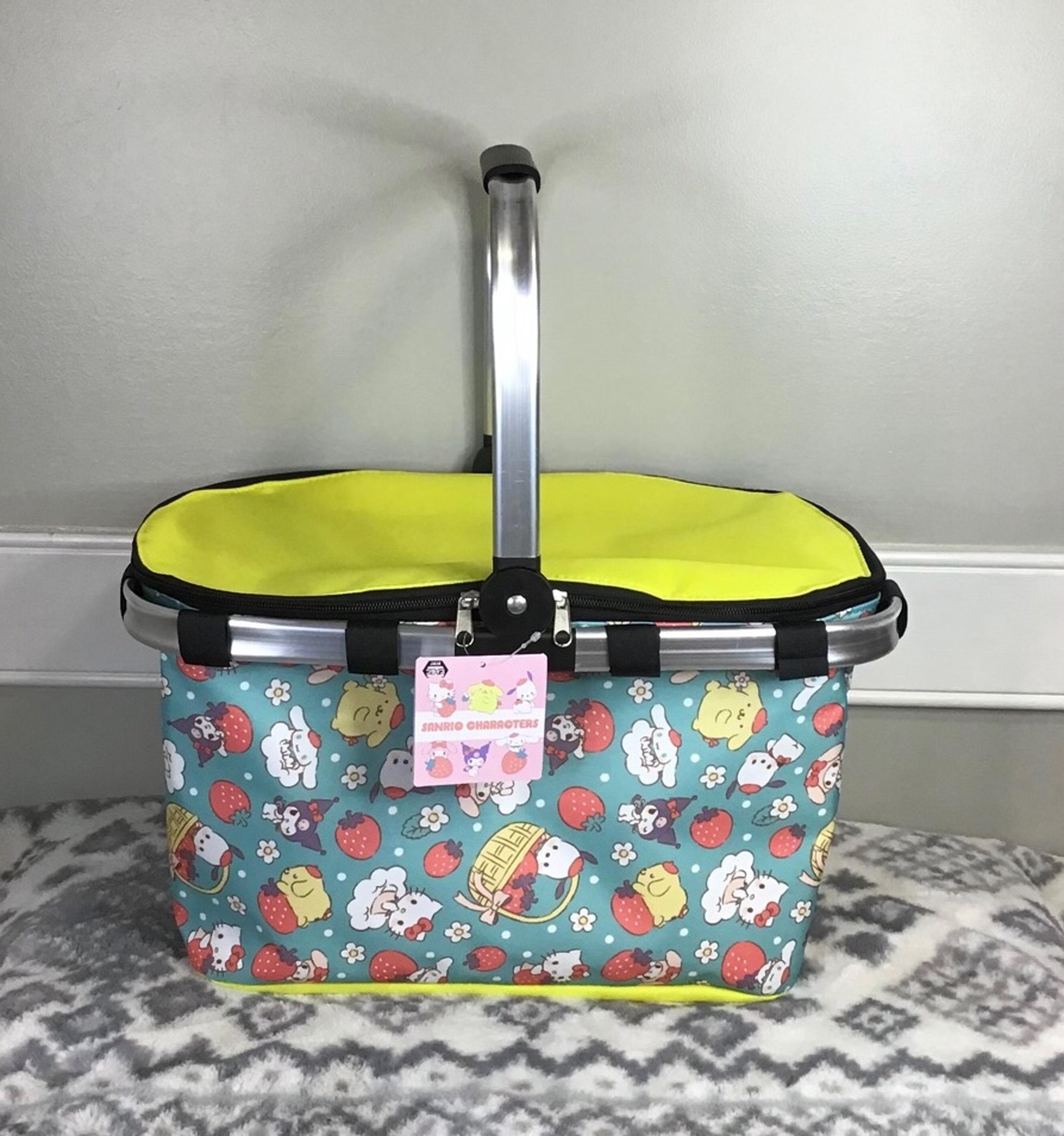 Sanrio Characters Many Strawberry Cooling Picnic Basket NWT