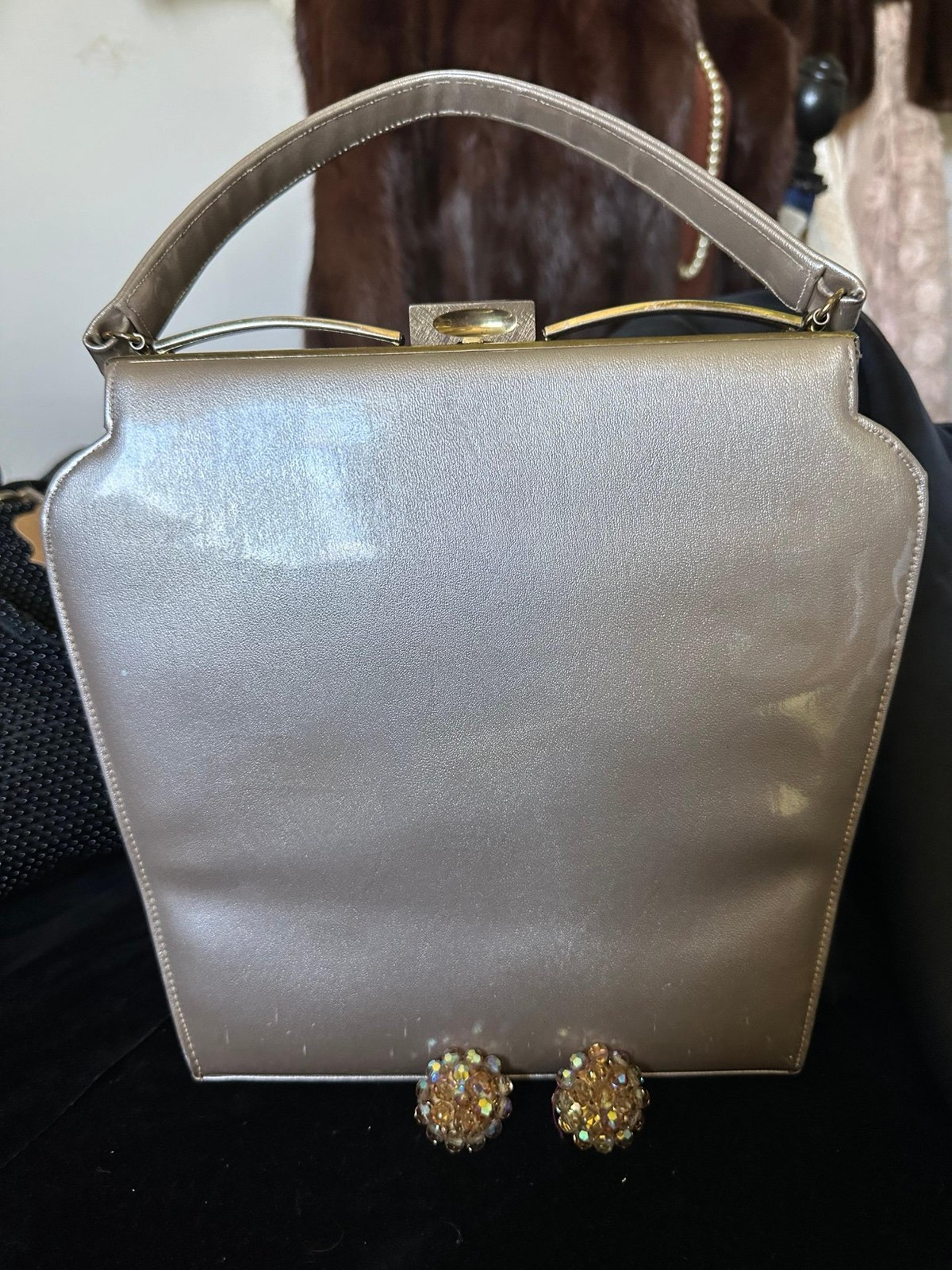 Vintage Sydney Cali purse and clip ons’s