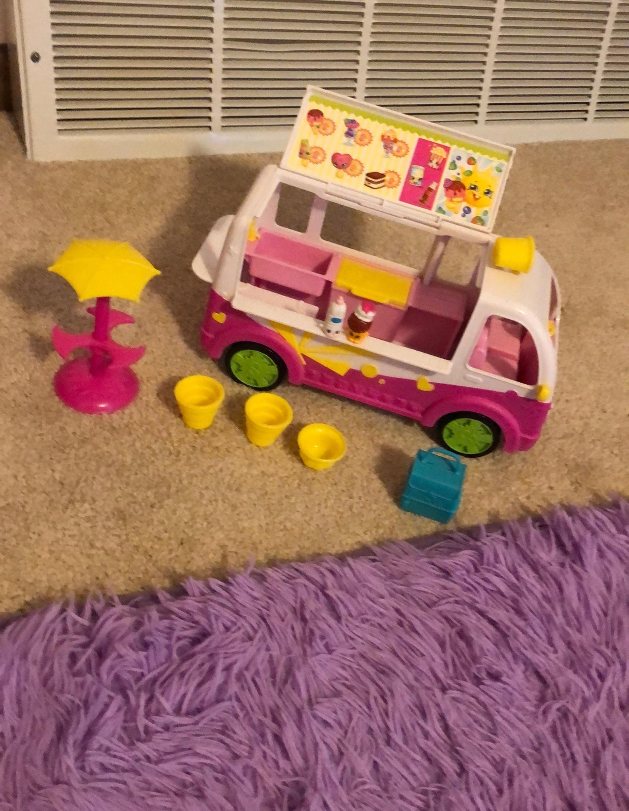 Shopkins Ice Cream Truck