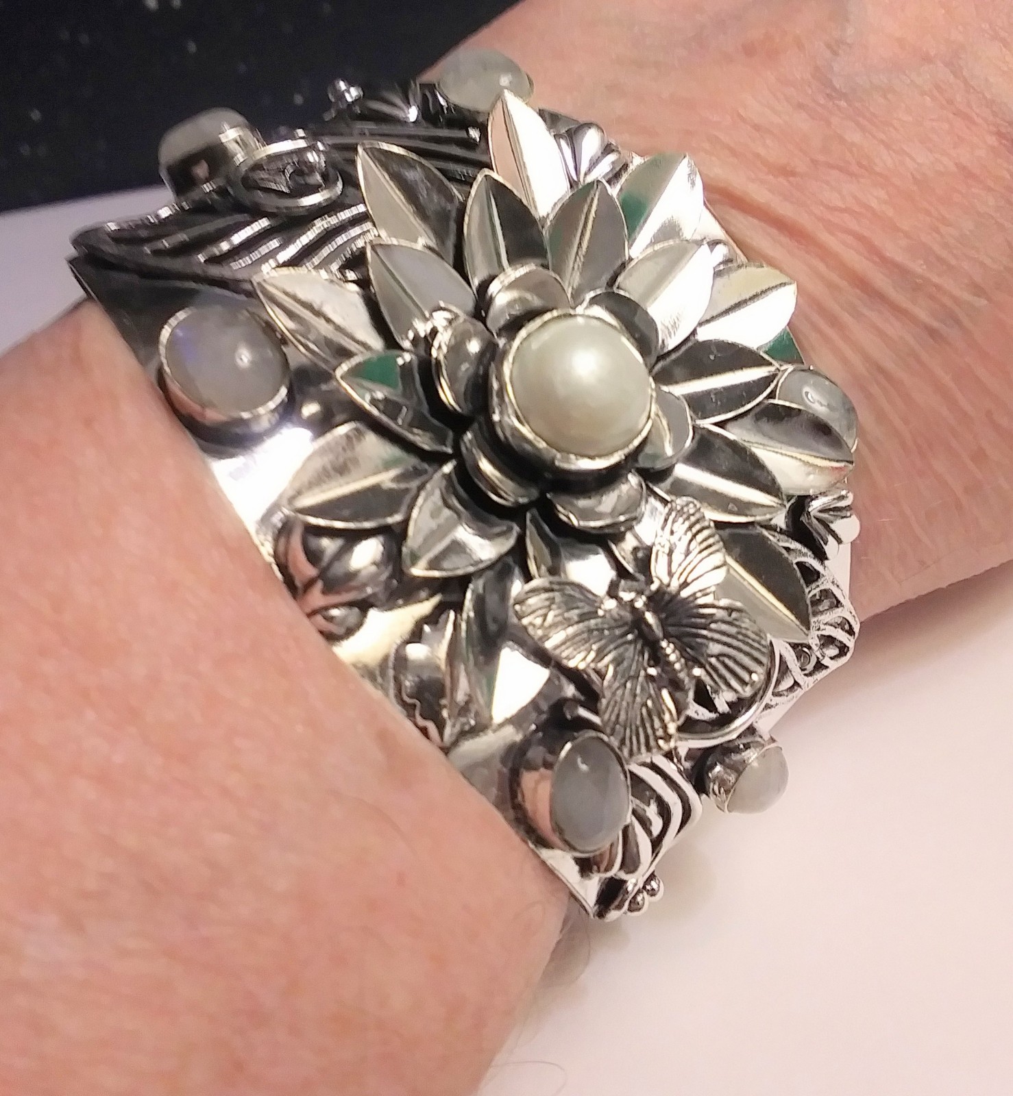 Stunning 925 Sterling Silver Cuff Bracelet