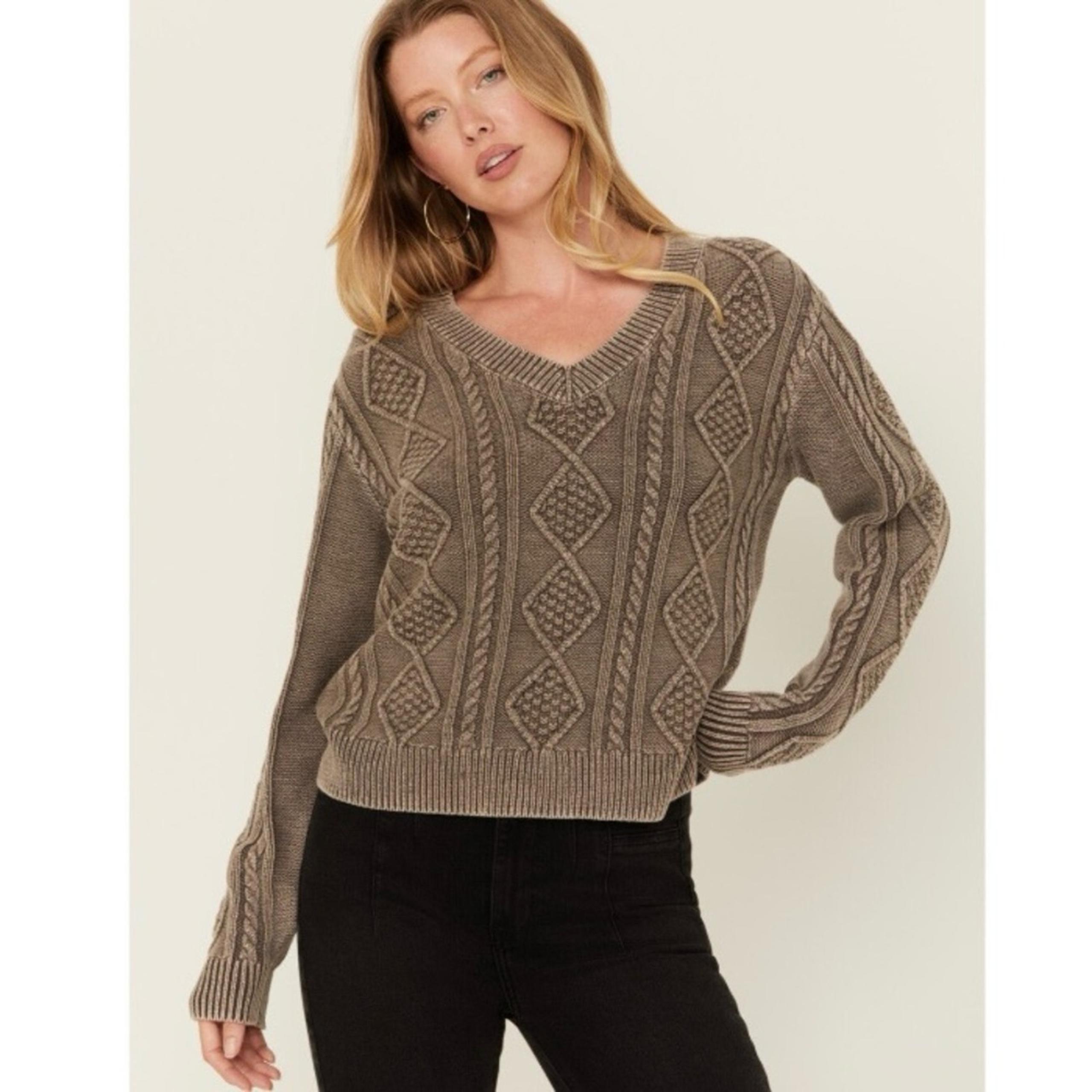 Cleo+ Wolf Cable Knit V-Neck Charcoal Grey Sweater NWT