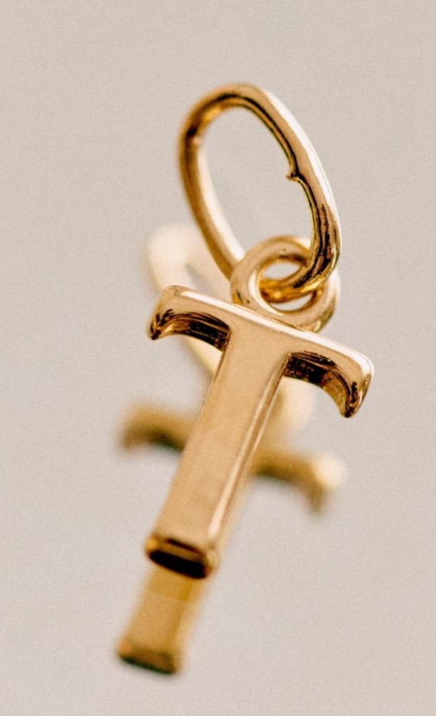 Sezane Pendant Initial T