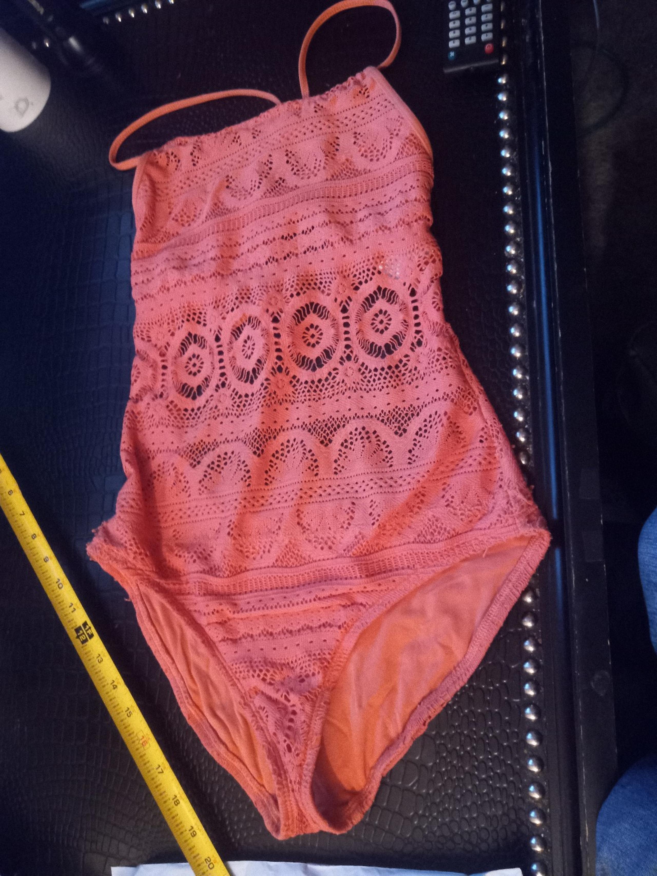 Kenneth Cole Reaction one piece swimsuit size medium