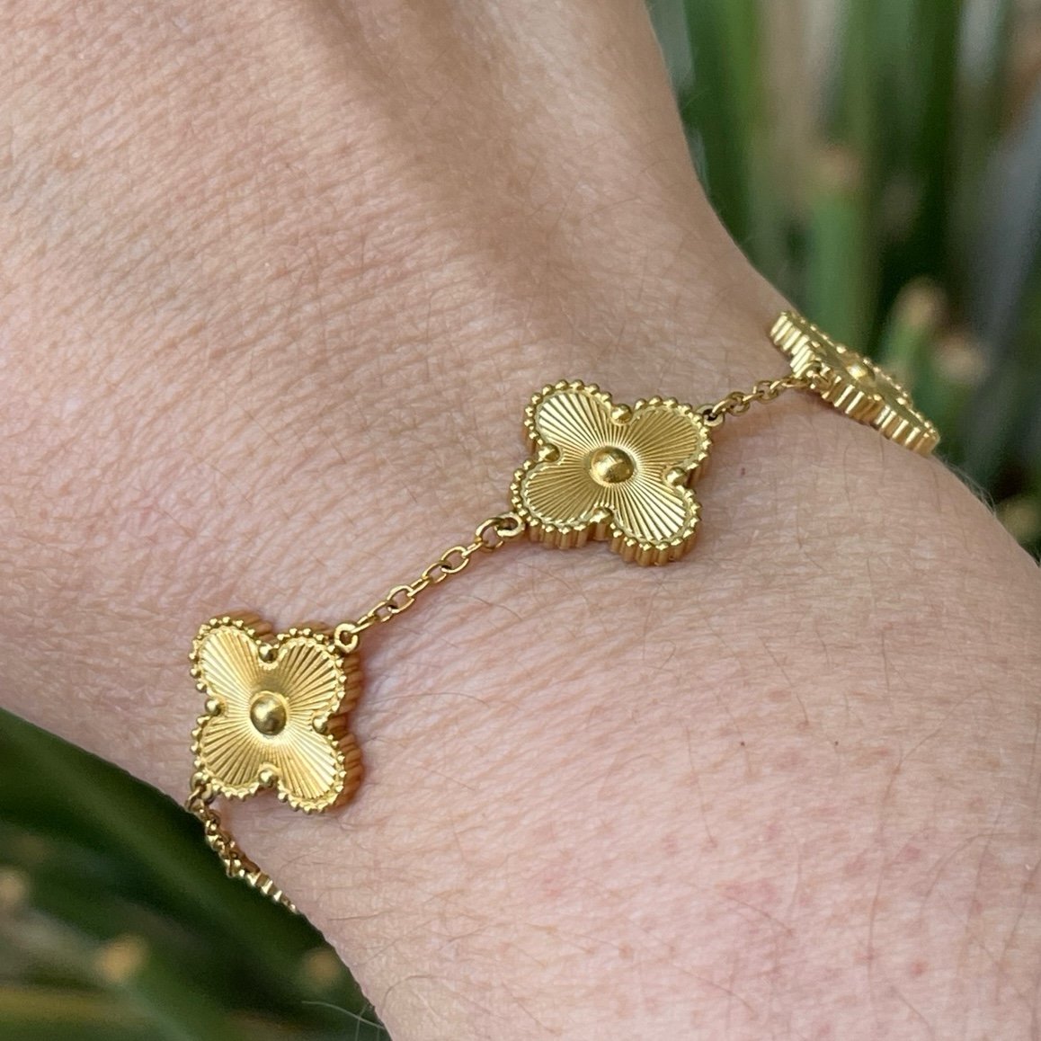 High quality 18K gold plated clover leaf bracelet