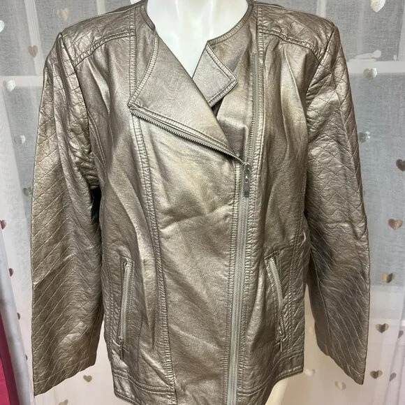 #138 Chico's Shiny Dress Jacket Size 3