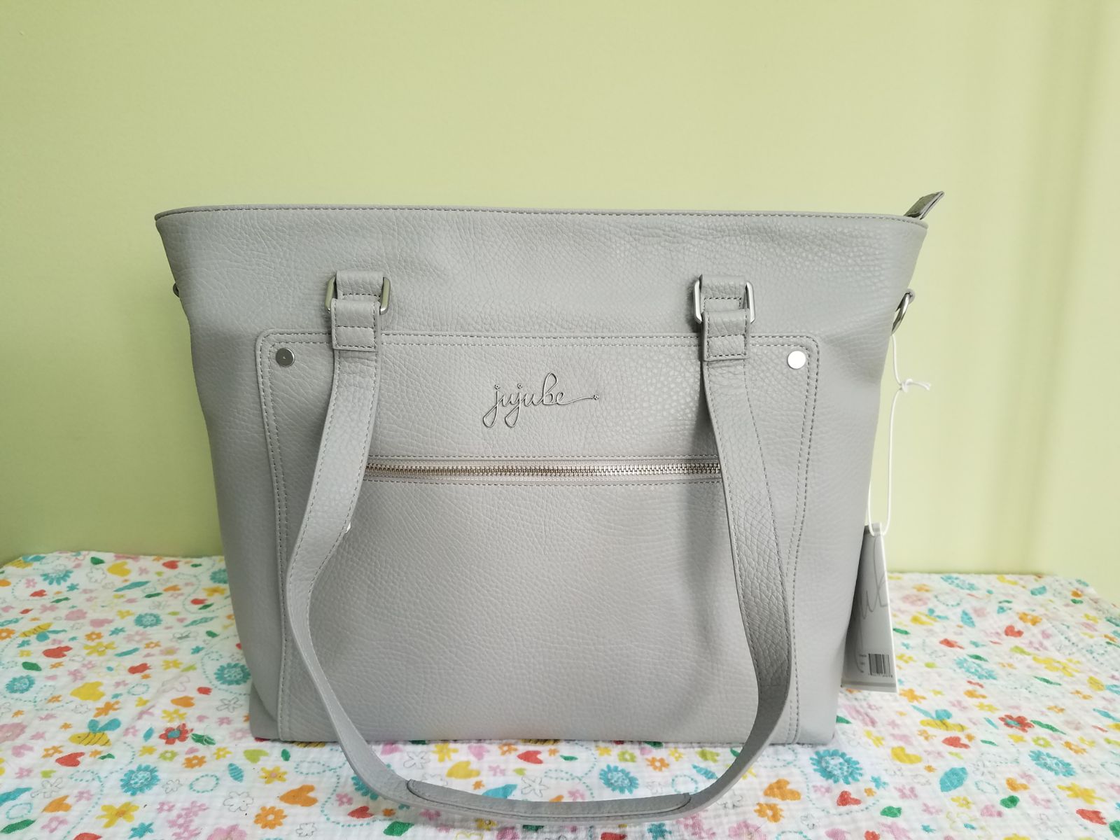 JUJUBE EVERYDAY TOTE IN STONE NWT
