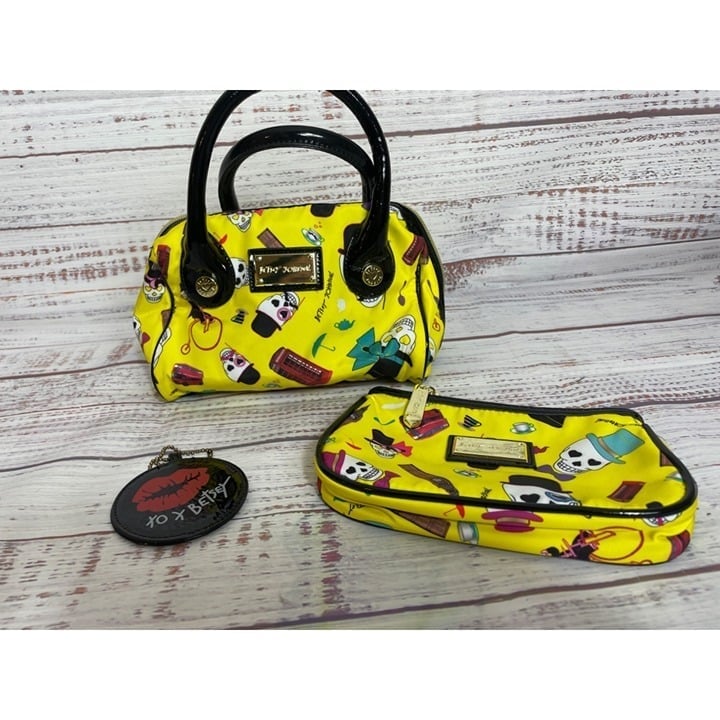 Betsey Johnson Makeup Purse Bag Pouch Mirror 3 pc. Yellow Like New