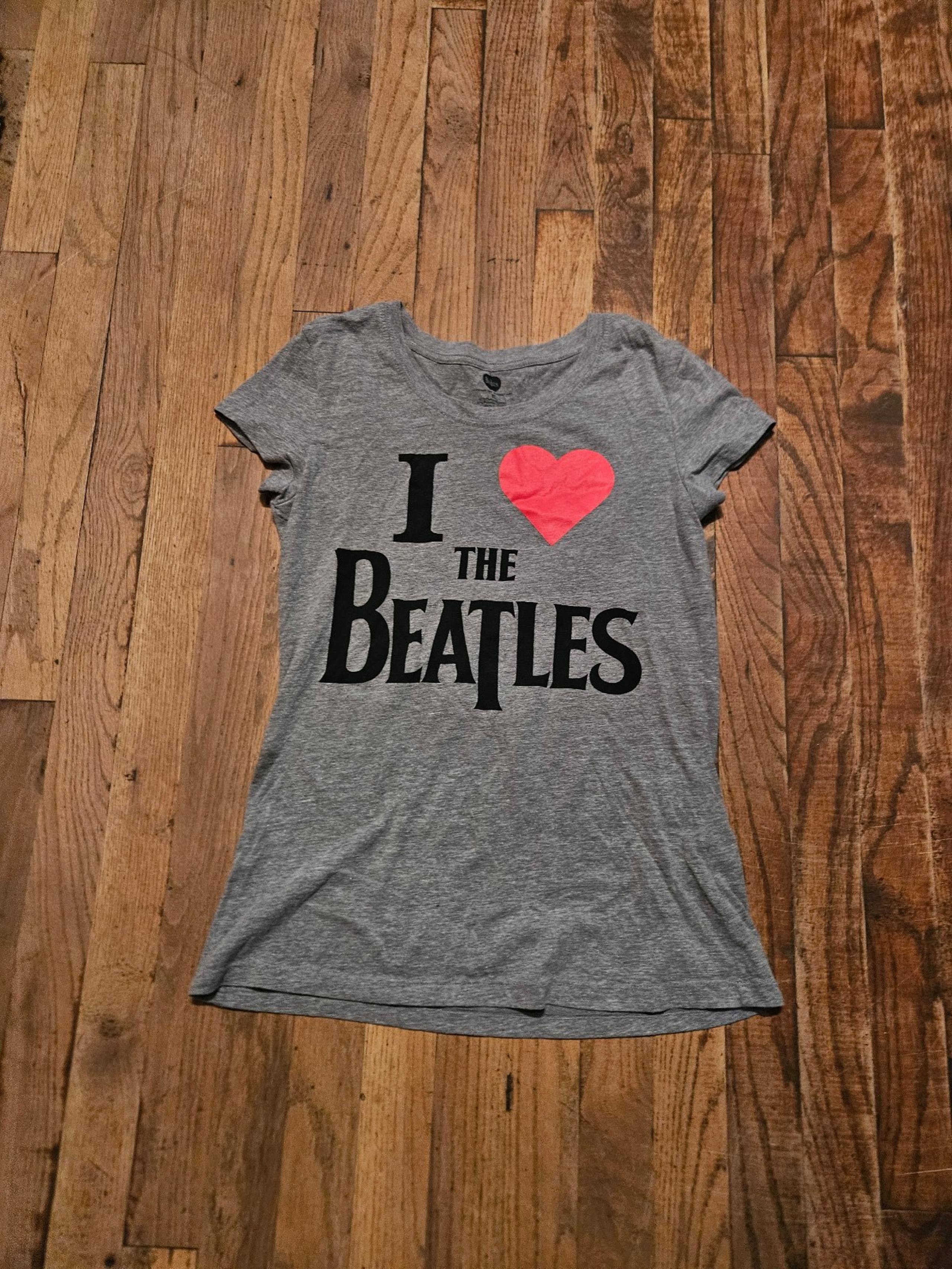 I love the beatles  grey t shirt size xl