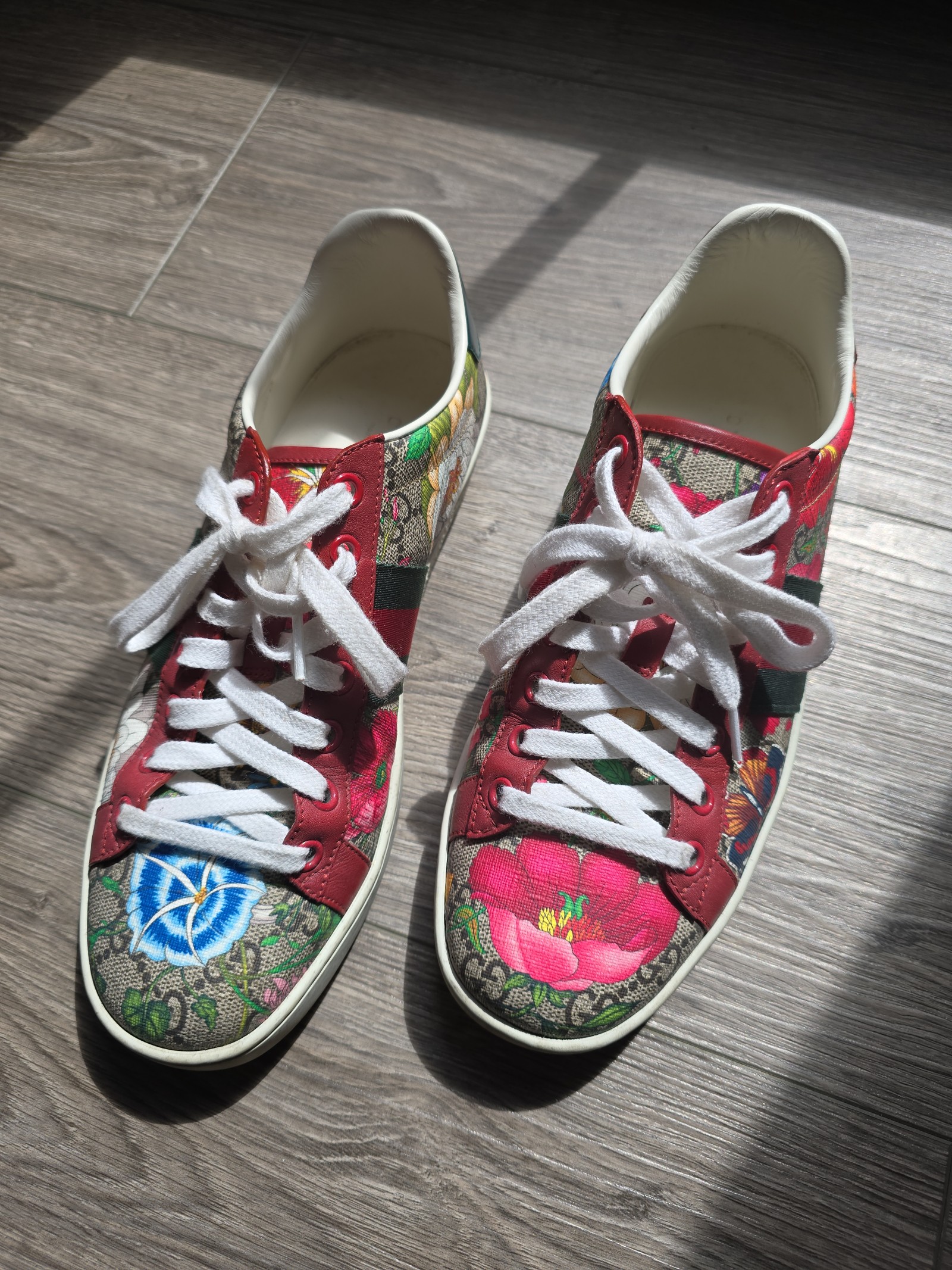 GUCCI ACE FLORA PRINT SNEAKERS