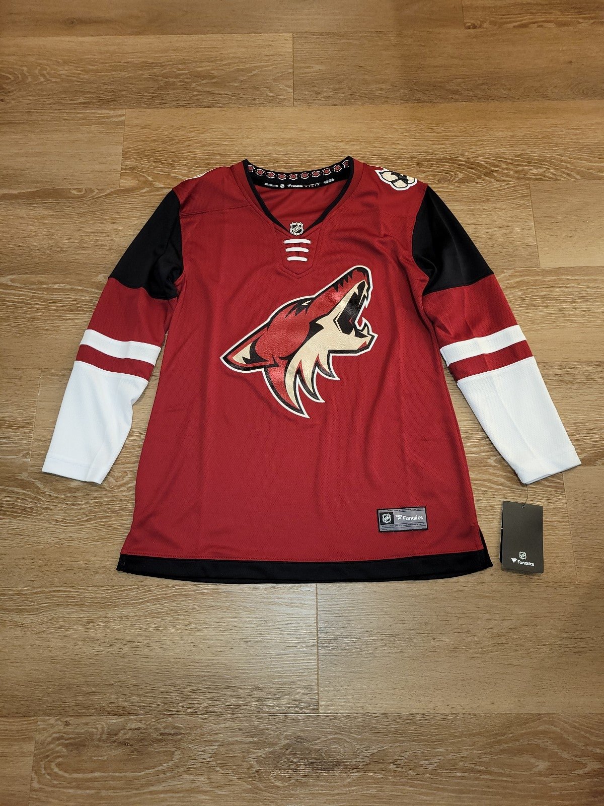 Fanatics NHL Arizona Coyotes Breakaway Red Home Jersey New Womens Size Medium