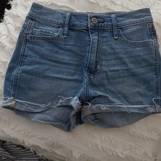 Hollister women's Juniors 0 / 24 denim cuff rolled shorts summer daisy duke