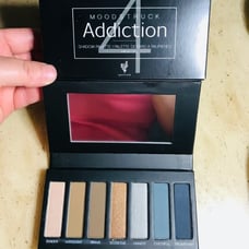 Younique palette # 4
