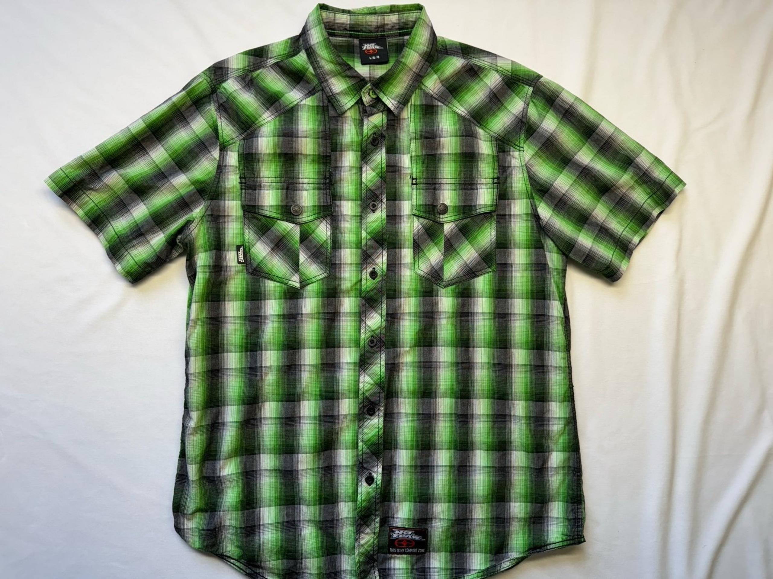 No Fear Men’s SZ Large Green Plaid Button Down Short Sleeve Shirt