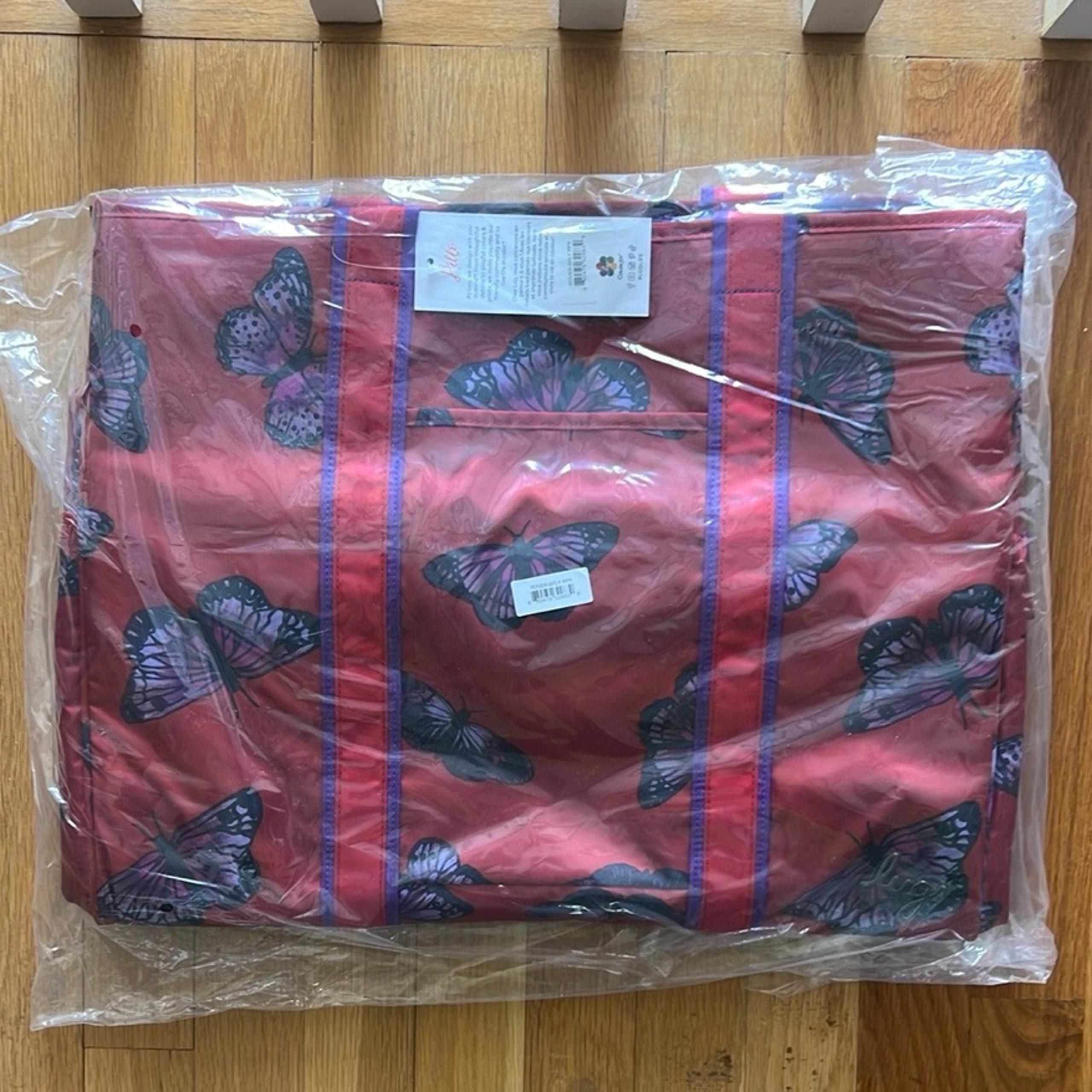 NWT Lug Rover XL Carry-All Tote in Butterfly Poppy